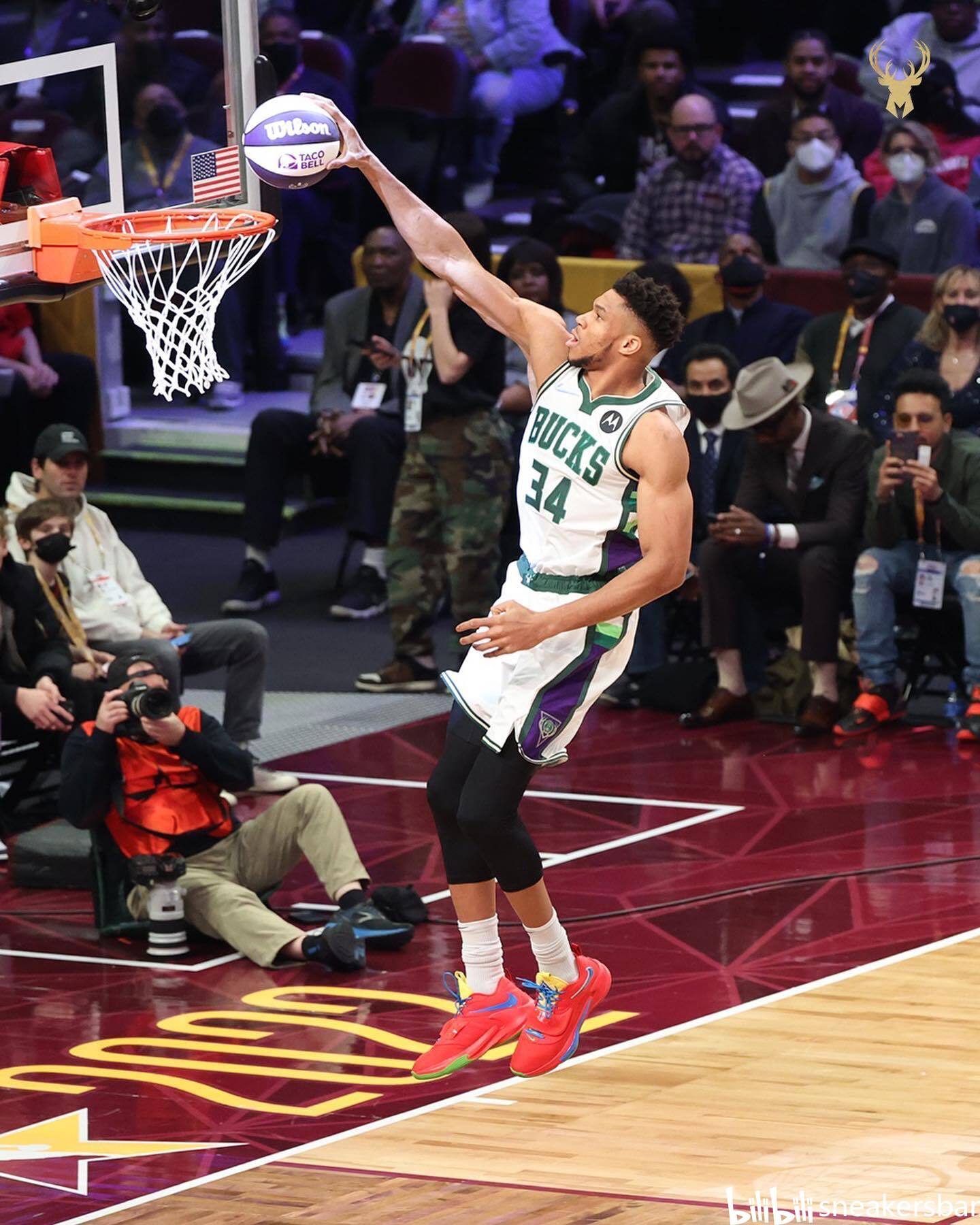 蓝军控球与 蓝军控球与